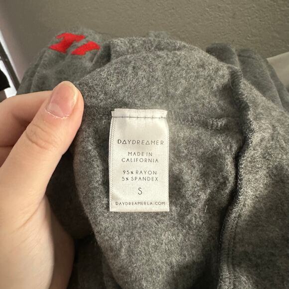 Daydreamer Tipsy Crew Neck Sweatshirt in Charcoal Size Small NWT - Picture 4 of 6